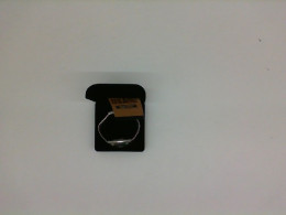 Wrist watch "USAGE STORE" with case