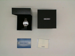 SEIKO X Automatic Diver's 200m wristwatch complete with case, box, cleaning cloth and instruction manual