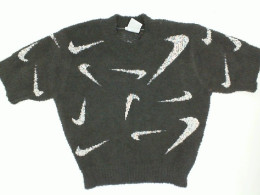 NIKE Gray Padded T-Shirt NIKE Gray Padded T-Shirt