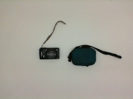 FUJIFILM 16 mega CMOS camera with case