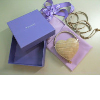 Small leather bag in the shape of a heart, in gift packaging Suvimol Thailand
