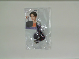 Mhok key ring in the shape of a tennis racket Mhok key ring in the shape of a tennis racket