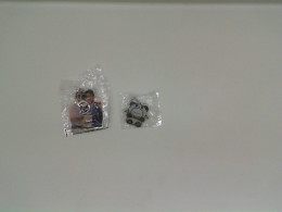 Set of 2 gift key chain