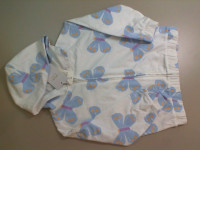 Children's jacket with a hood with a zipper