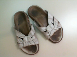 Women's slippers, gray