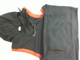 Men's black sleeveless vest with hood NIKE