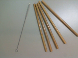 Set of 5 bamboo drinking straws + cleaning brush