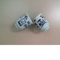 Set of 2 tea mugs China