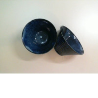Set of 2 deep blue ceramic plates