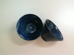 Set of 2 deep blue ceramic plates Set of 2 deep blue ceramic plates