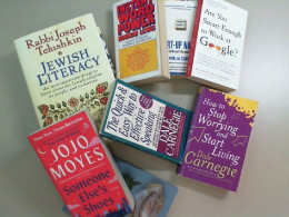 Set of books in English assorted of 8