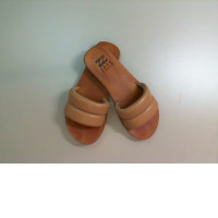 Women's rubber slides