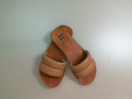 Women's rubber slides
