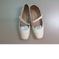 Women's ballet flats patent white
