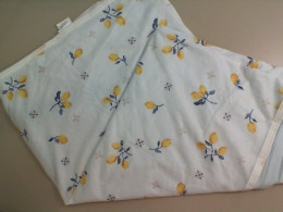Large tablecloth for the table with a pattern of lemons China