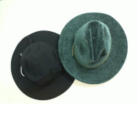 Set of 2 hats black + green Set of 2 hats black + green