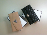 Set of 2 Guess wallets black+beige in boxes Set of 2 Guess wallets black+beige in boxes
