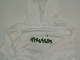 White hoodie with NIRUISOS print size 3XL White hoodie with NIRUISOS print size 3XL