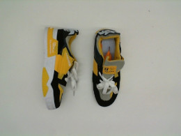 Multicolored shoes FASHION: Black, Yellow