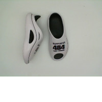White-black slippers with 404 print