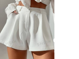 White women's shorts SHEIN PETITE size XS White women's shorts SHEIN PETITE size XS