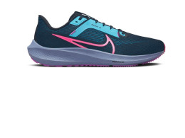 NIKE M AIR ZOOM PEGASUS 40 SE - BLACK/HYPER PINK GREEN ABYSS BALTIC BLUE NIKE M AIR ZOOM PEGASUS 40 SE - BLACK/HYPER PINK GREEN ABYSS BALTIC BLUE