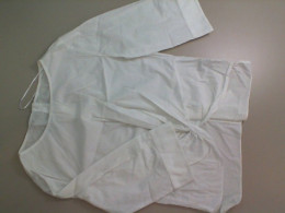 Women's shirt, buttons on the back Women's shirt, buttons on the back