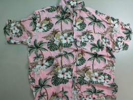 Men's shirt pink in flowers