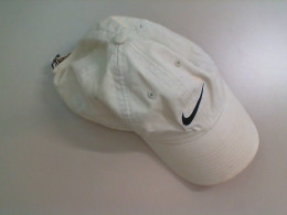 Beige cap NIKE