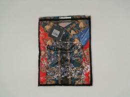 Long Dress (Green+Red Brooch Pattern)