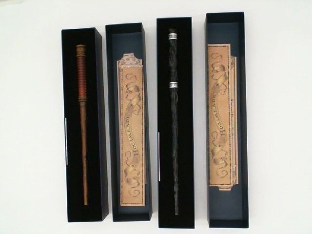 Set of Harry Potter wandsworth (2 Pcs/Set) Set of Harry Potter wandsworth (2 Pcs/Set)