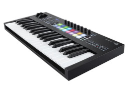 Synthesizer Novation LaunchKey 37 MK3
