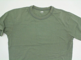 Light green UNIQLO t-shirt size XL Light green UNIQLO t-shirt size XL