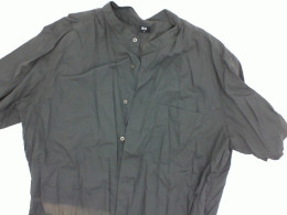 Grey UNIQLO t-shirt size XL