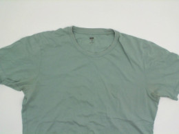 Light green-blue UNIQLO t-shirt size XL Light green-blue UNIQLO t-shirt size XL
