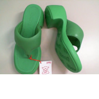 Women's shoes with thick heels, green