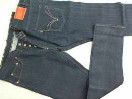 Men's black jeans, with embroidery on the back pocket, high waist, studded