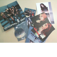 Gift set from the musical group BORN TO BE. disk+group photo Gift set from the musical group BORN TO BE. disk+group photo