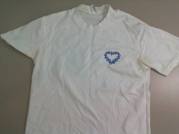 T-shirt white