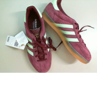 Adidas women's sneakers. Suede, red