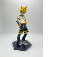 Japanese figure Len