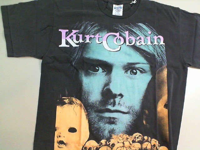 T-shirt Curt Cobain Size XL Black Color T-shirt Curt Cobain Size XL Black Color