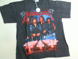 T-Shirt Metallica Size XL red letters