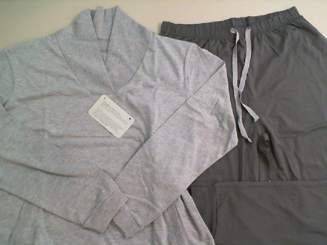 Set of pajalas pants + long sleeve jacket Set of pajalas pants + long sleeve jacket