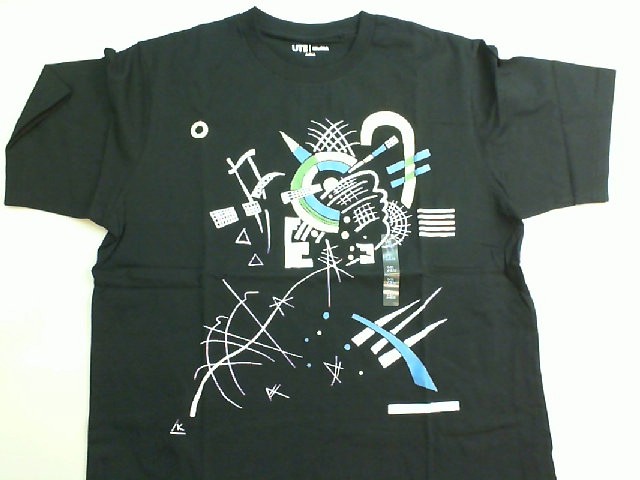 UNIQLO black men's T-shirt with print UNIQLO black men's T-shirt with print