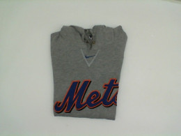 Grey hoodie with Mets print