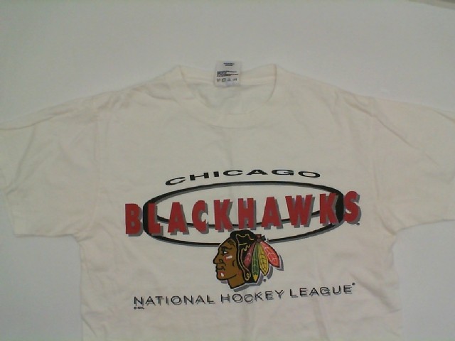 White t-shirt with BLACKHAWKS print White t-shirt with BLACKHAWKS print