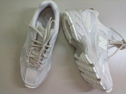 Women's sneakers beige New Balance