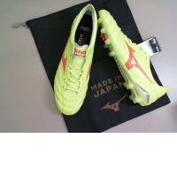 Football boots, green with studded sole Made in Japan Size 40