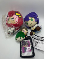 Set of 2 plush toys, 1 plush badge